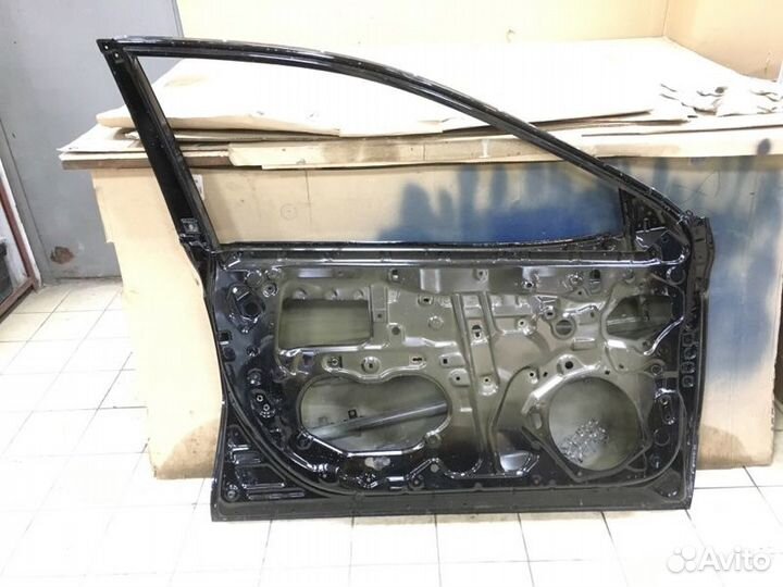 Дверь передняя левая Toyota Camry 70