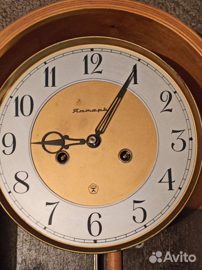 Часы Янтарь настенные с боем