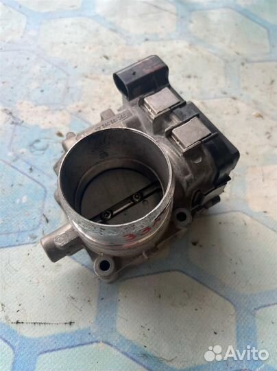 Дроссельная заслонка 03C133062AA