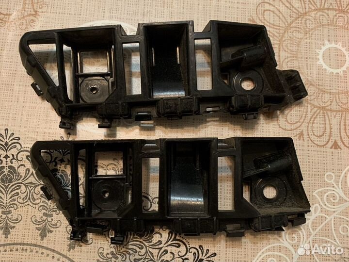 Направляющий бампера правая на volkswagen tiguan