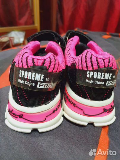 Кроссовки для девочки