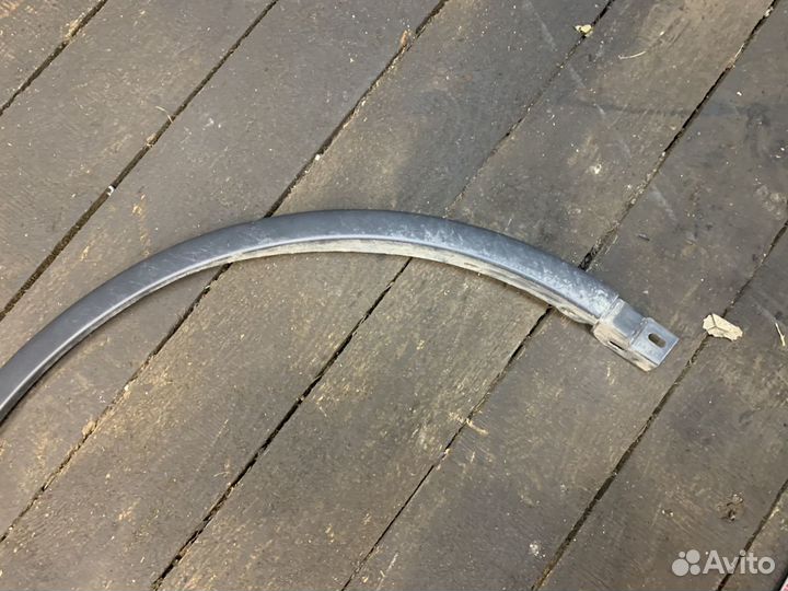 Subaru Tribeca накладка крыла передняя