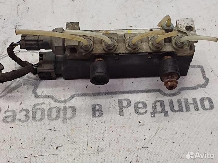 Блок клапанов пневмоподвески w220 S-class 113.9