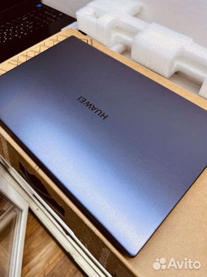 Игровой ноутбук MSI i5-1155g7/irisXE 4Gb