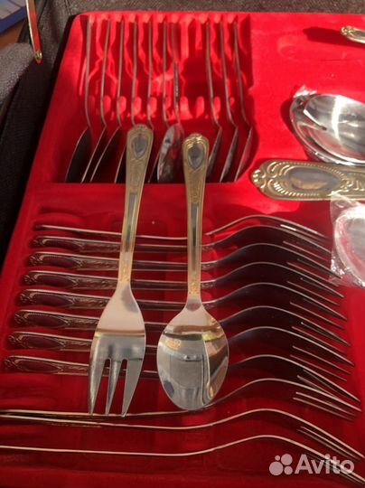 Набор столовых приборов 72 предмета в чемодане