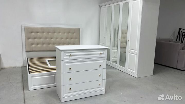 Спальный гарнитур 