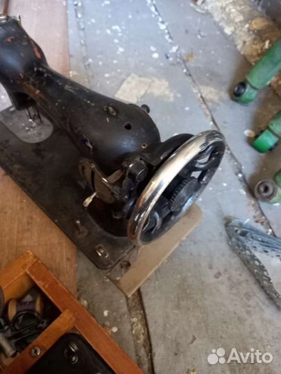 Швейная машинка singer