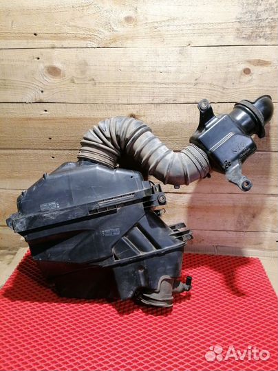 Корпус воздушного фильтра Toyota Land Cruiser Prad