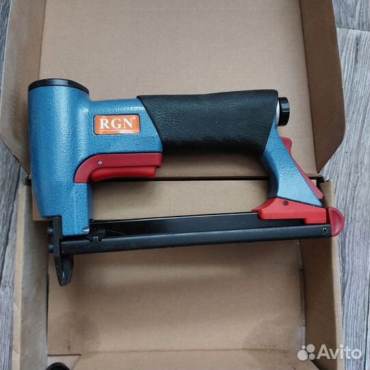 Пневматический степлер RGN 8016/420