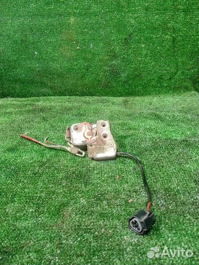 Замок двери передней левой Mitsubishi Eclipse