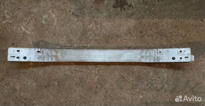 Усилитель бампера передний Honda Legend KB1