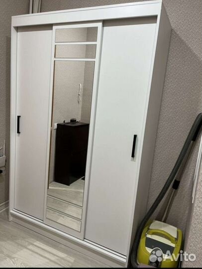 Вместительный шкаф купе