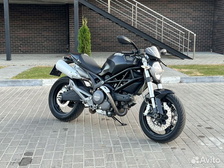 Ducati monster 696