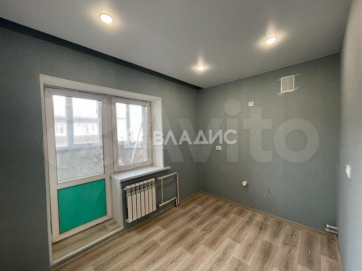 2-к. квартира, 38 м², 3/3 эт.