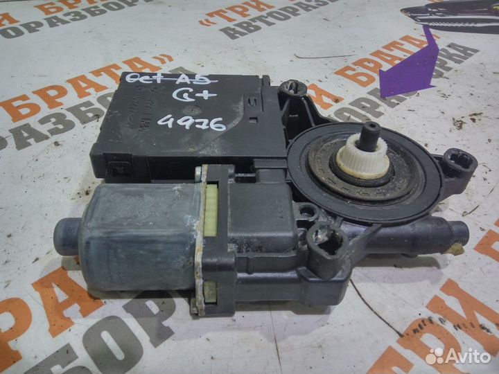 Моторчик стеклоподъемника передний правый Прав