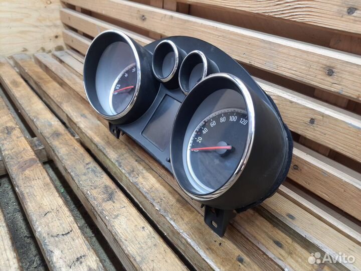 Панель приборов (щиток) Opel Astra J GTC 2012