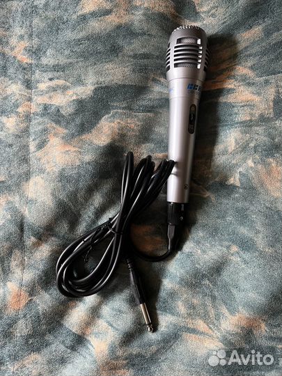 Микрофон для караоке BBK DM-998