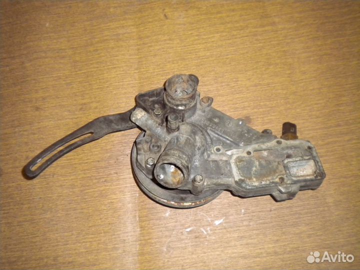 Корпус помпы Renault 19 C2J 790