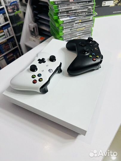Xbox One X 1Tb + Годовая подписка Гарантия 1 Год