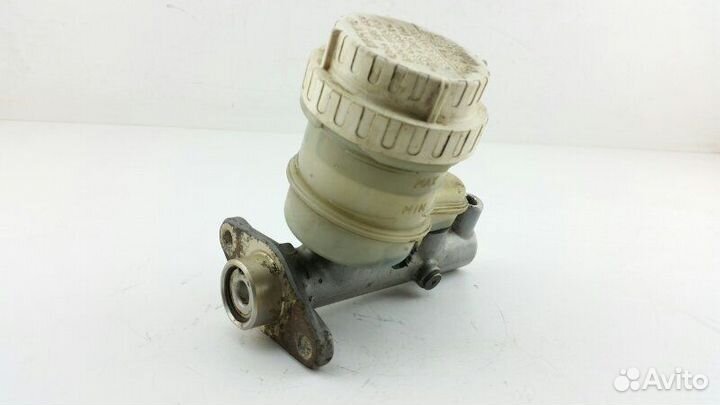 Главный тормозной цилиндр Mitsubishi Sigma F16A