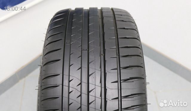 Michelin Pilot Sport 4 S 225/35 R20 и 255/30 R20 92Y