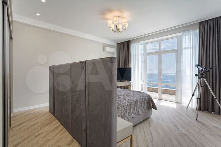 3-к. квартира, 306 м², 8/8 эт.