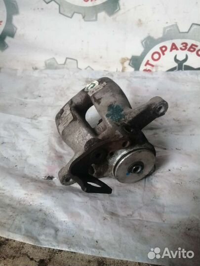 Суппорт задний левый Volkswagen Passat B6