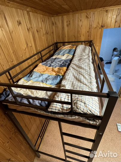 Кровать детская с матрасом двухярусная