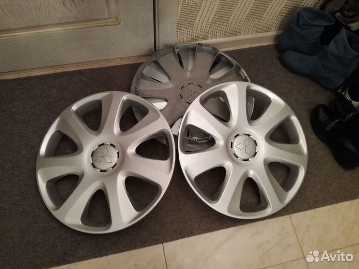 Колпаки Мицубиси R16 новые