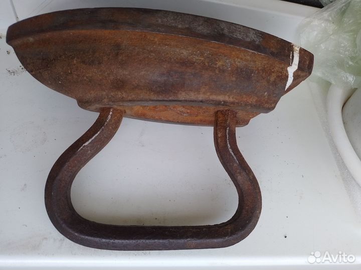 Чугунный утюг