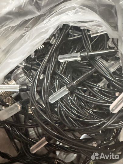 Искусственная елка 180см и 4 гирлянды