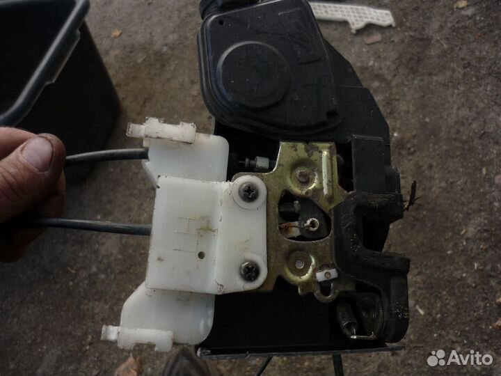 Замок двери передний левый hyundai elantra 3 хд