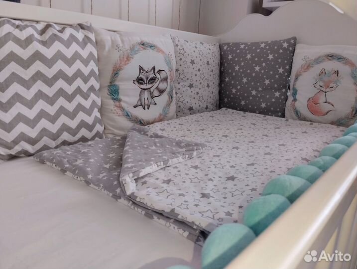 Бортики подушки в детскую кроватку с одеялком