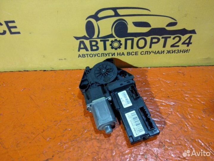 Моторчик стеклоподъемника передний левый Renault