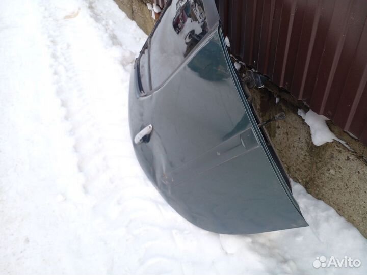 Дверь задняя правая Mitsubishi L200 2009 год