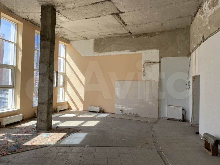 2-к. квартира, 90 м², 1/10 эт.