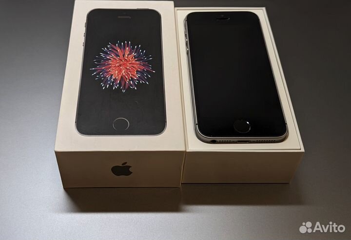 Apple iPhone SE 32 GB 2016