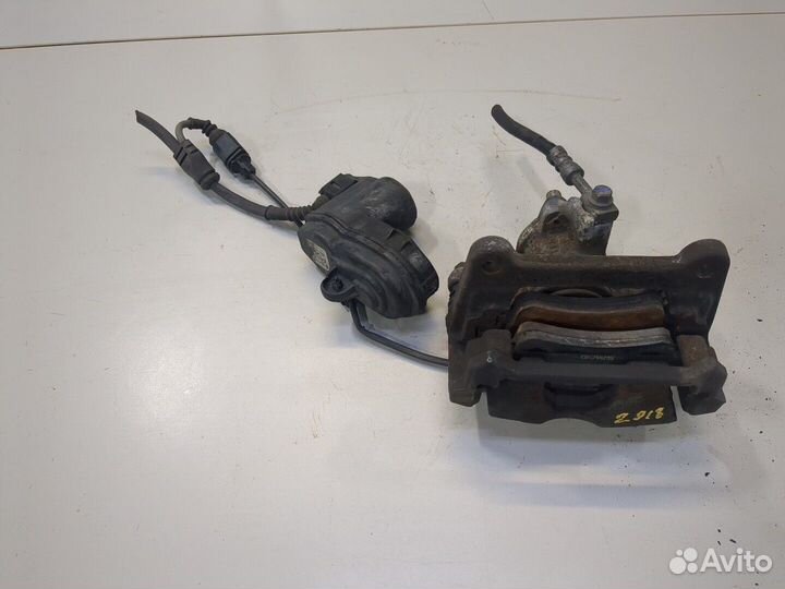 Суппорт Audi A4 (B9), 2016