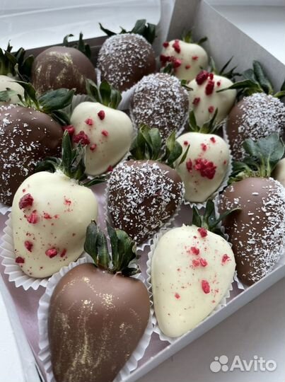 Клубника в шоколаде. Вкусный подарок