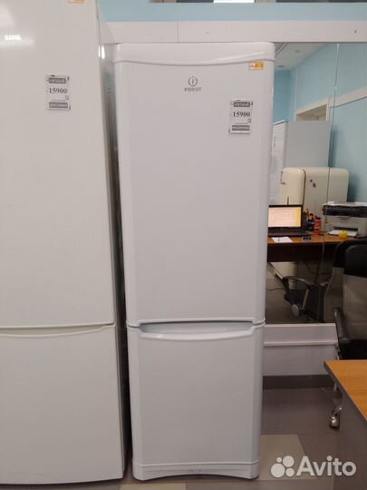 Холодильник бу Indesit no frost