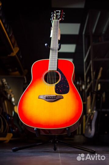 Акустическая гитара Yamaha Fg-820 (новая)