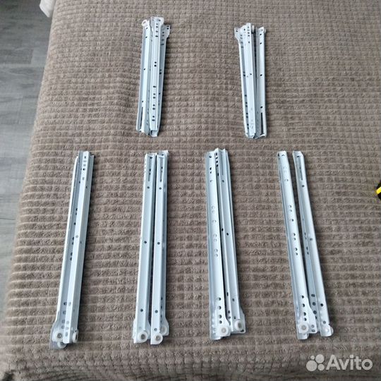 Направляющие для выдвижных ящиков