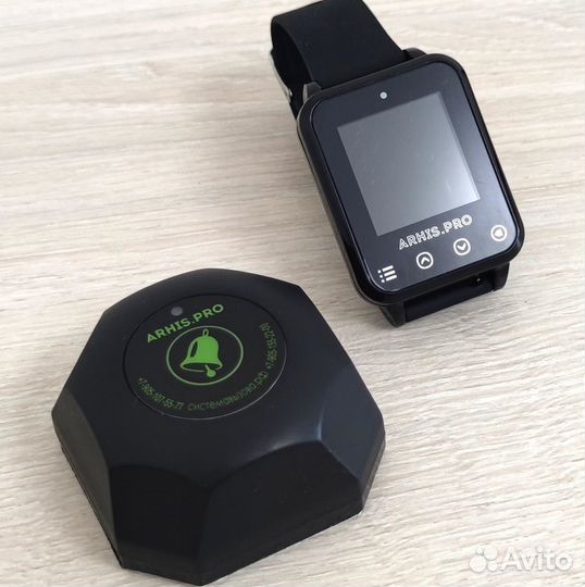 Кнопка вызова персонала и часы, система вызова