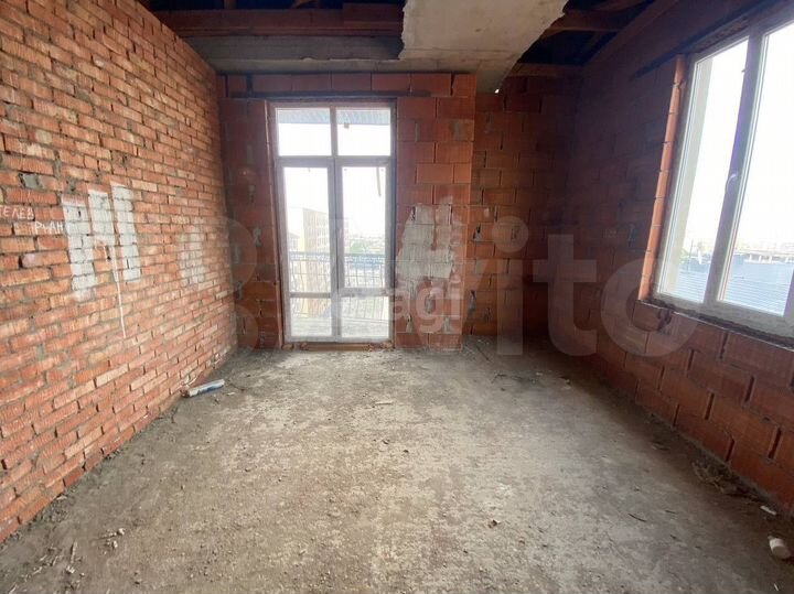 4-к. квартира, 136 м², 9/10 эт.