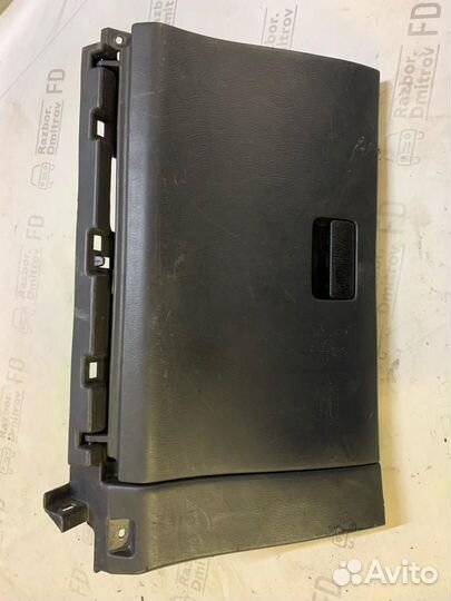 Бардачок Nissan Primera P11 1998