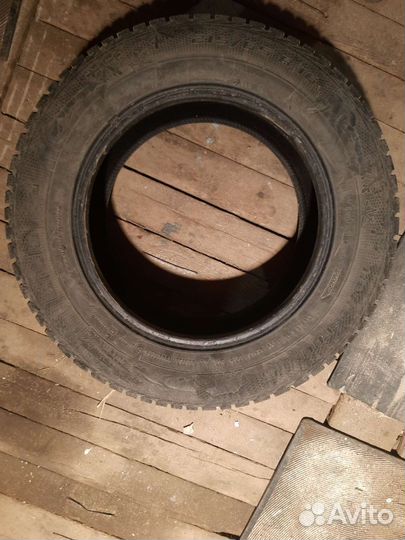 Gislaved Nord Frost 5 215/65 R16