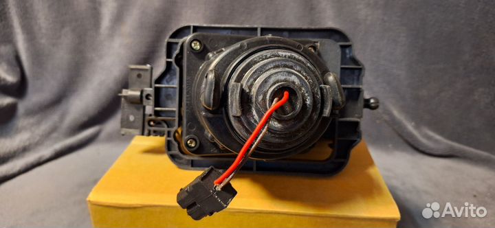 Фара противотуманная левая BMW E34