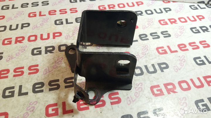 Кронштейн подушки АКПП верхней CP б/у Premacy