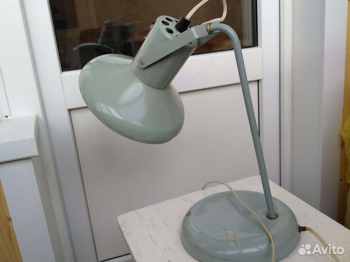 Лампа настольная