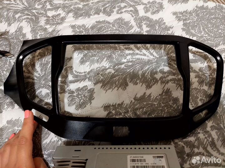 Магнитола штатная кнопочная на LADA Vesta